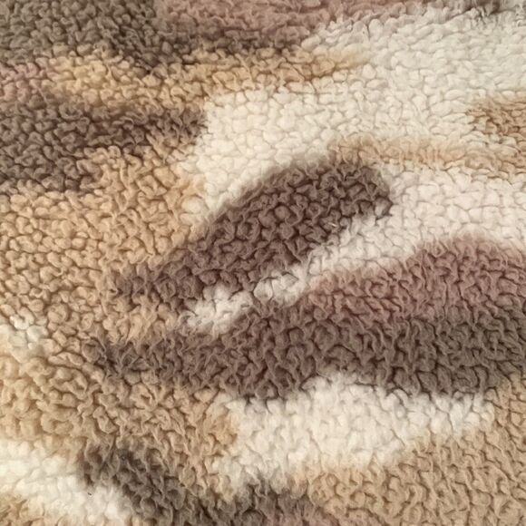 Cupid Sherpa Stand Collar Camo Print Sweater Pullover Size L - Picture 7 of 11